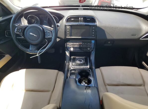 SAJAD4BG6HA953779 2017 JAGUAR XF White Widok zestawu wskaźników