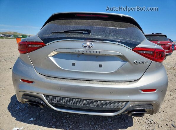 SJKCH5CP2JA042898 2018 INFINITI QX30 Silver Widok wnętrza z przodu
