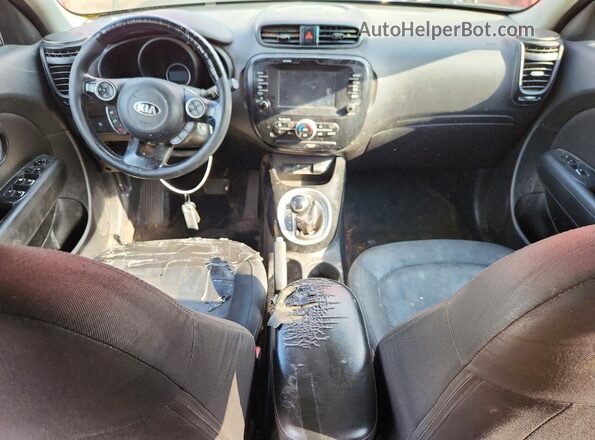 KNDJP3A59K7017689 2019 KIA SOUL Красный Вид щитка приборов