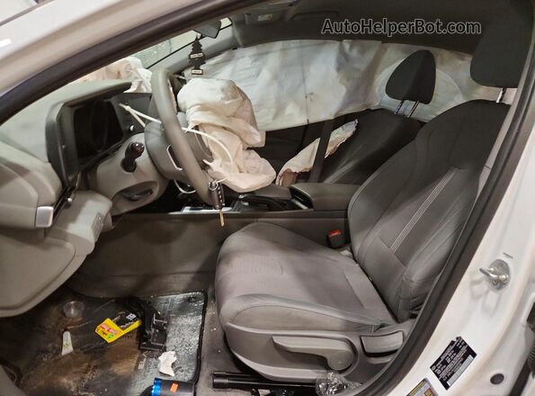 5NPLL4AG6MH049655 2021 HYUNDAI ELANTRA Белый Вид панели приборов