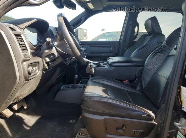 3C6TR5EJ6KG665279 2019 RAM 2500 Черный Вид панели приборов