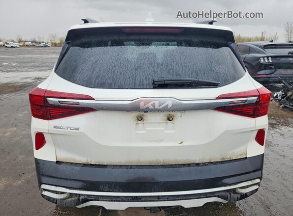 KNDETCA24P7400062 2023 KIA SELTOS Белый Вид салона спереди