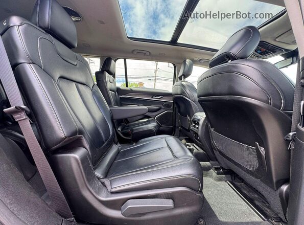 1C4RJKBG0N8588601 2022 JEEP GRAND Черный Вид салона спереди