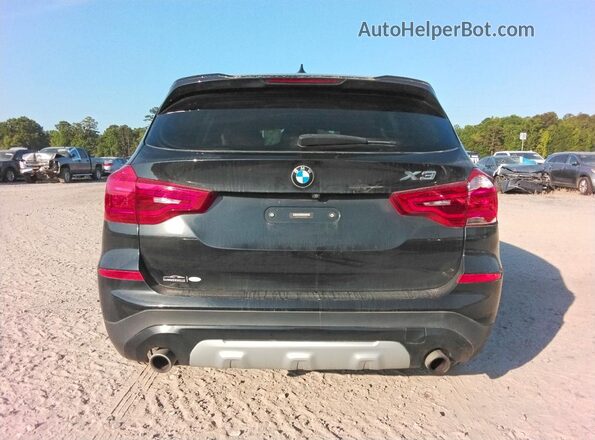 5UXTR9C56JLD65282 2018 BMW X3 Черный Вид салона спереди