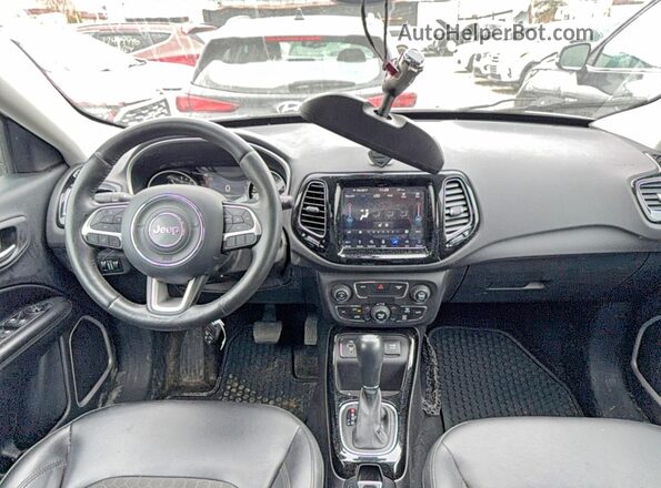 3C4NJCBB0JT318823 2018 JEEP COMPASS Белый Вид задних сидений