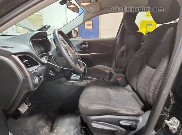 1C4PJLCB6KD438687 2019 JEEP CHEROKEE Black Вид панелі приладів