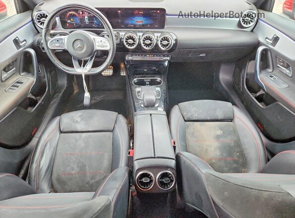 WDD3G4EB4KW017884 2019 MERCEDES-BENZ A Red Vista del cuadro de instrumentos