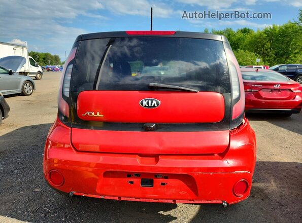 KNDJP3A59K7017689 2019 KIA SOUL Красный Вид салона спереди