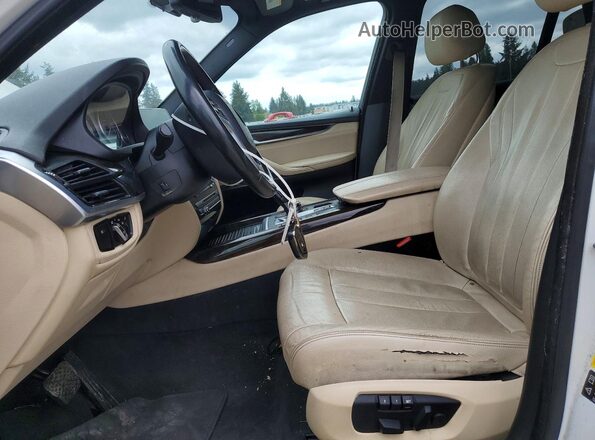 5UXKR0C57H0V68925 2017 BMW X5 Белый Вид панели приборов