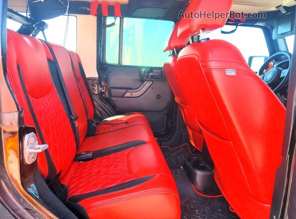 1C4BJWDG8HL751521 2017 JEEP WRANGLER Black Widok wnętrza z tyłu