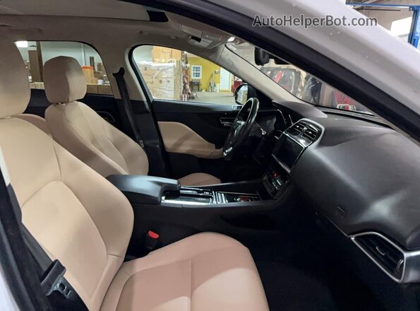 SADCJ2FX5KA364541 2019 JAGUAR F-PACE White Widok z tyłu
