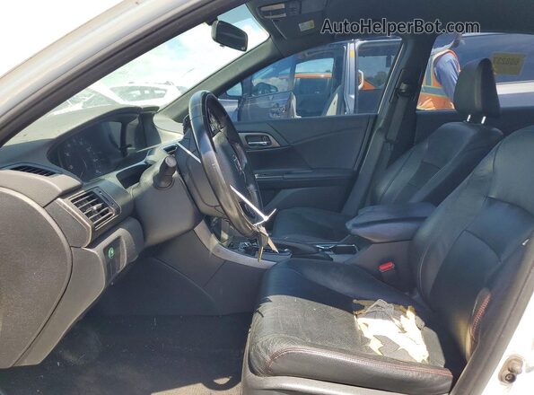 1HGCR2F16HA231331 2017 HONDA ACCORD Белый Вид панели приборов