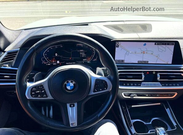 5UXCX4C51KLS37426 2019 BMW X7 White Widok deski rozdzielczej