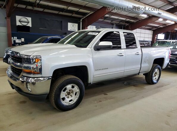 1GCVKREC8HZ123589 2017 CHEVROLET SILVERADO Серебряный Передняя левая четверть