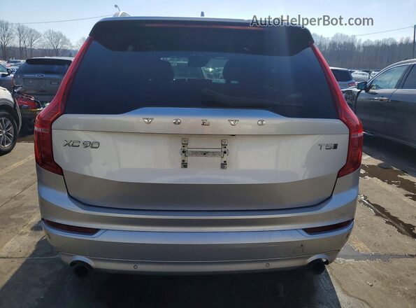 YV4102PK4J1347394 2018 VOLVO XC90 Серебряный Вид салона спереди