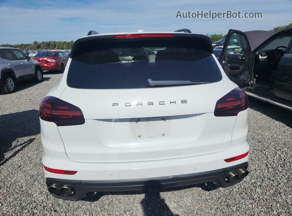 WP1AE2A20HLA75758 2017 PORSCHE CAYENNE Белый Вид салона спереди