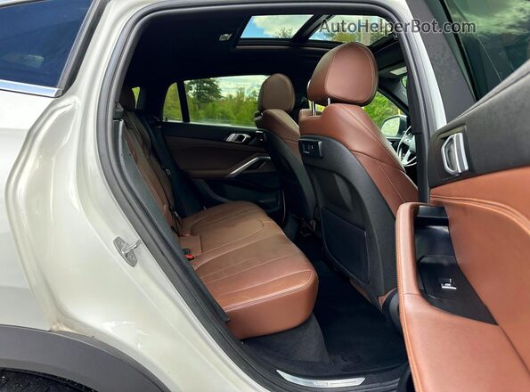 5UXCY6C07L9C27322 2020 BMW X6 Белый Вид панели приборов