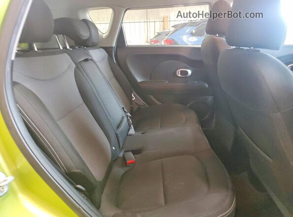 KNDJP3A5XH7878680 2017 KIA SOUL Зеленый Вид задней части салона