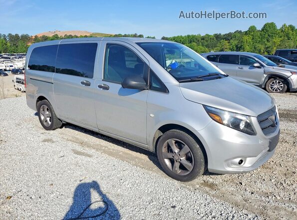 WD4PG2EE5H3302314 2017 MERCEDES-BENZ METRIS Silver Widok z przodu