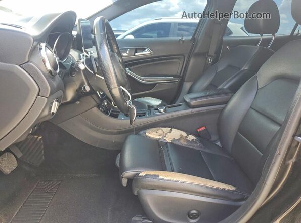 WDCTG4GB4KJ585373 2019 MERCEDES-BENZ GLA Черный Вид панели приборов