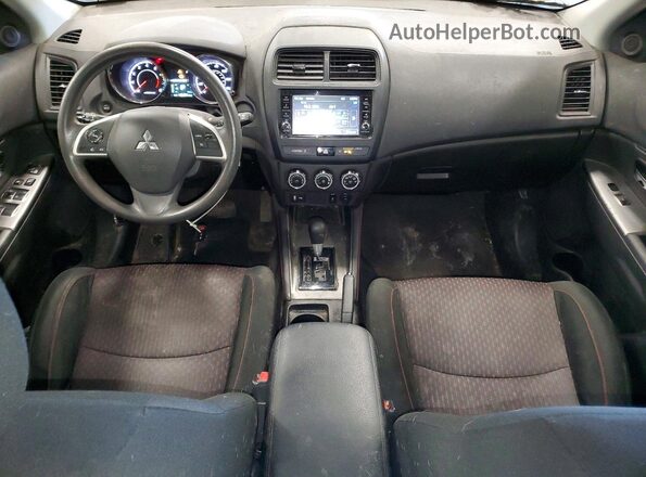 JA4AP3AU1JU002489 2018 MITSUBISHI OUTLANDER Silver Widok zestawu wskaźników