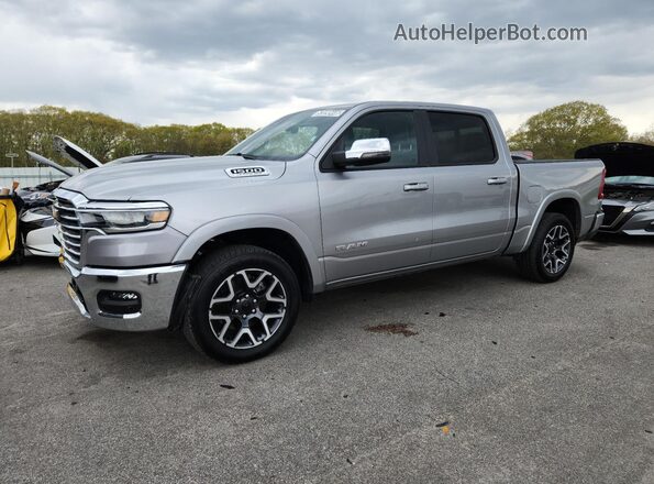 1C6SRFJP8TN255426 2026 RAM 1500 Silver Սալոնի 360 աստիճան տեսք