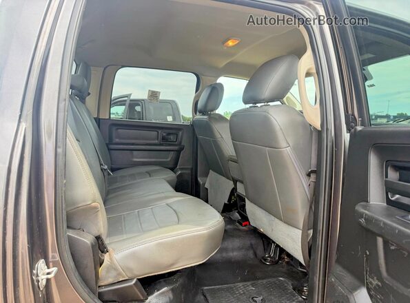 1C6RR6KG9KS602503 2019 RAM 1500 Charcoal Widok wnętrza z przodu