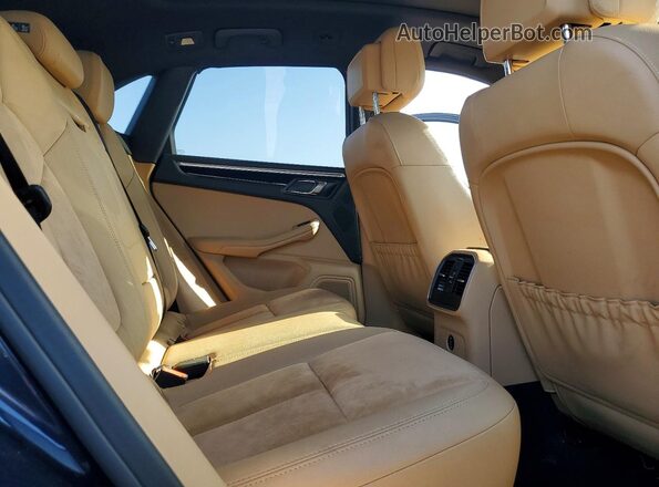WP1AA2A51JLB08181 2018 PORSCHE MACAN Синий Вид подкапотного пространства