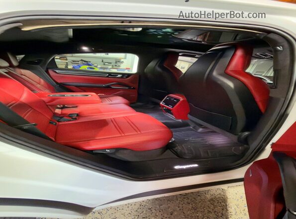 WP1BG2AY1NDA56239 2022 PORSCHE CAYENNE Белый Вид салона спереди