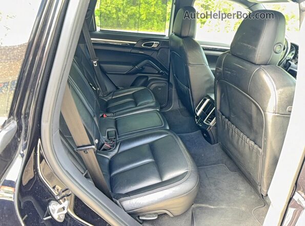 WP1AE2A29GLA17811 2016 PORSCHE CAYENNE Black წინა სალონის ხედი