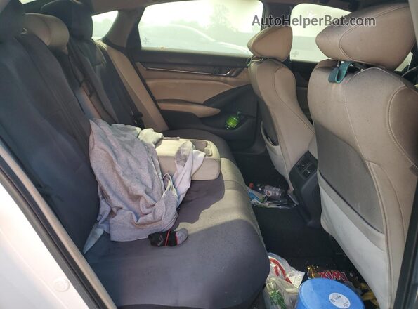 1HGCV3F48KA002703 2019 HONDA ACCORD White Widok tylnych siedzeń