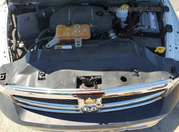 1C6RR7KM9JS262571 2018 RAM 1500 White Widok komory silnika