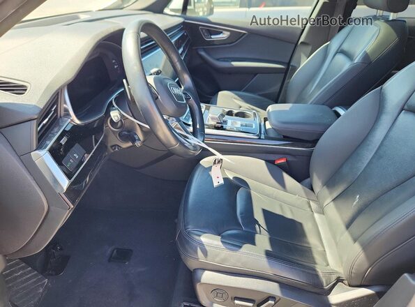 WA1AXAF72MD016963 2021 AUDI Q7 White Vista del salpicadero