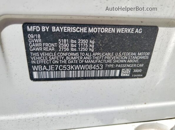 WBAJE7C53KWW08453 2019 BMW OTHER Белый Вид наклейки с VIN-кодом