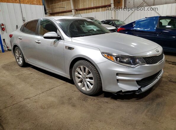 5XXGT4L39GG045112 2016 KIA OPTIMA Серебряный Вид спереди