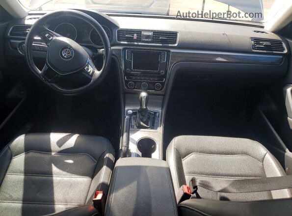 1VWBA7A30JC010029 2018 VOLKSWAGEN PASSAT Gray ხელსაწყოთა პანელის ხედი