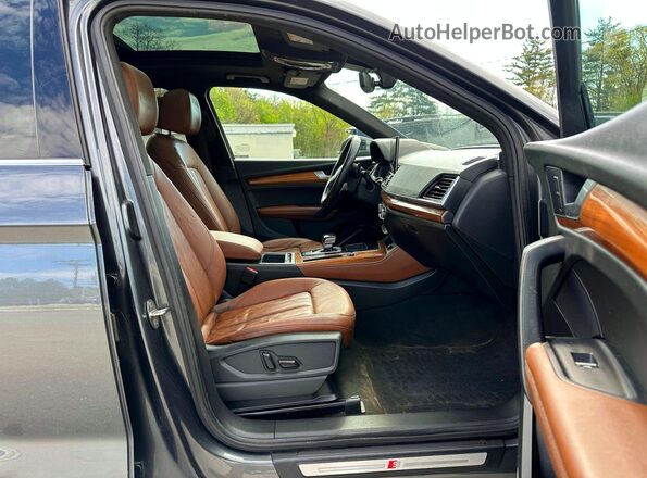 WA1EAAFY1N2044973 2022 AUDI Q5 Gray Widok wnętrza z przodu