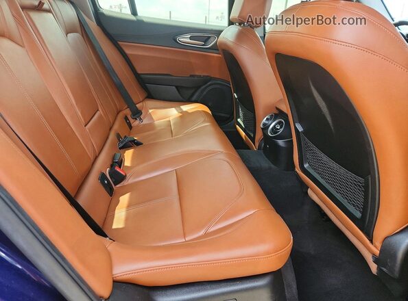 ZARFAEDN6H7550466 2017 ALFA ROMEO GIULIA Blue Սալոնի հետևի տեսք