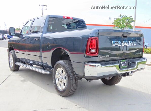 3C6UR5DJ9TG198625 2026 RAM 2500 Синий Вид спереди