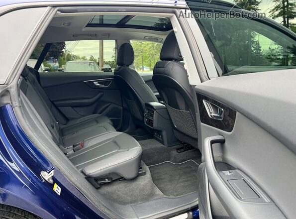 WA1EVAF15KD036494 2019 AUDI Q8 Синий Вид салона спереди