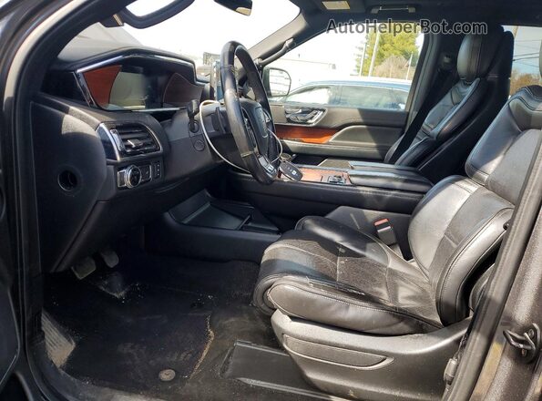 5LMJJ2LT4JEL19370 2018 LINCOLN NAVIGATOR Белый Вид панели приборов