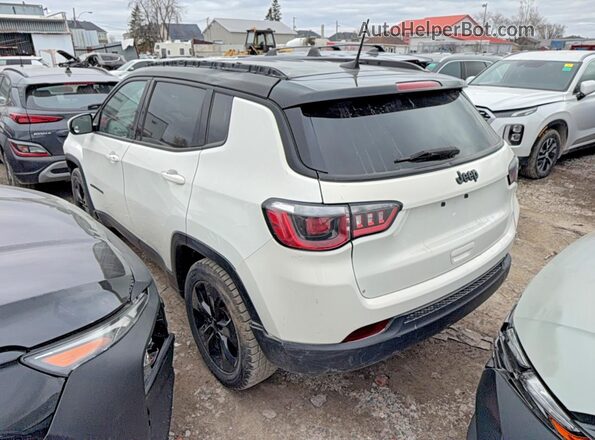 3C4NJCBB0JT318823 2018 JEEP COMPASS Белый Передняя правая четверть