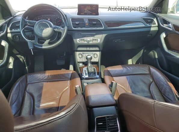 WA1BFCFS9GR017395 2016 AUDI Q3 Silver Widok zestawu wskaźników