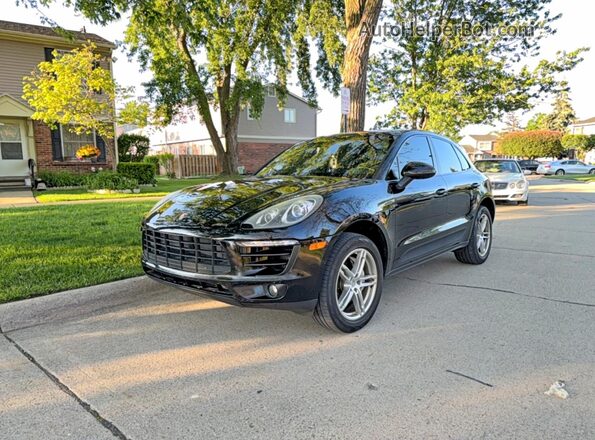 WP1AB2A50GLB55921 2016 PORSCHE MACAN Черный Задняя правая четверть