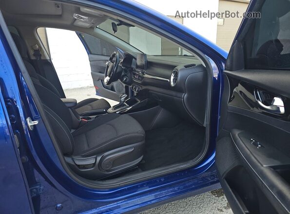 3KPF54AD7ME296796 2021 KIA FORTE Синий Вид сзади