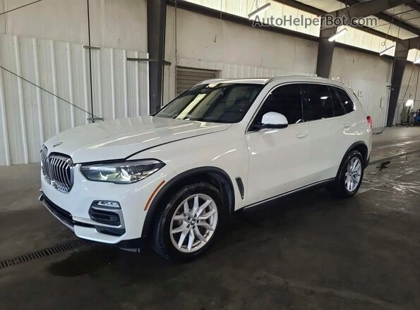 5UXCR6C08L9B81724 2020 BMW X5 Белый Передняя левая четверть