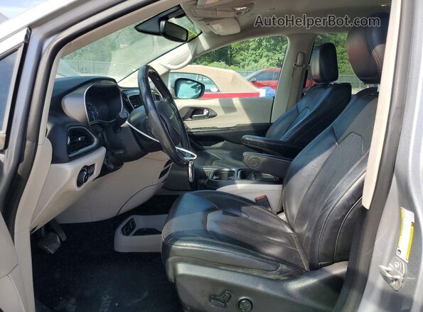 2C4RC1BG5LR279681 2020 CHRYSLER PACIFICA Silver Вид панелі приладів