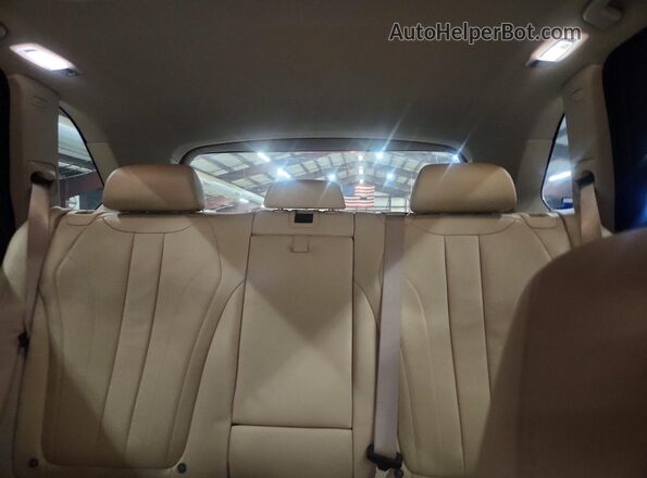 5UXKT0C58G0S78614 2016 BMW X5 Белый Вид задней части салона