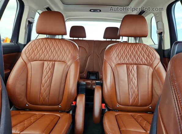 5UXCX4C55KLS36196 2019 BMW X7 Белый Вид задней части салона