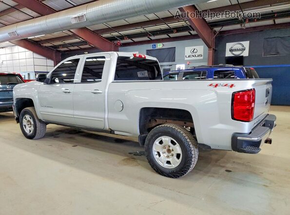 1GCVKREC8HZ123589 2017 CHEVROLET SILVERADO Серебряный Задняя левая четверть